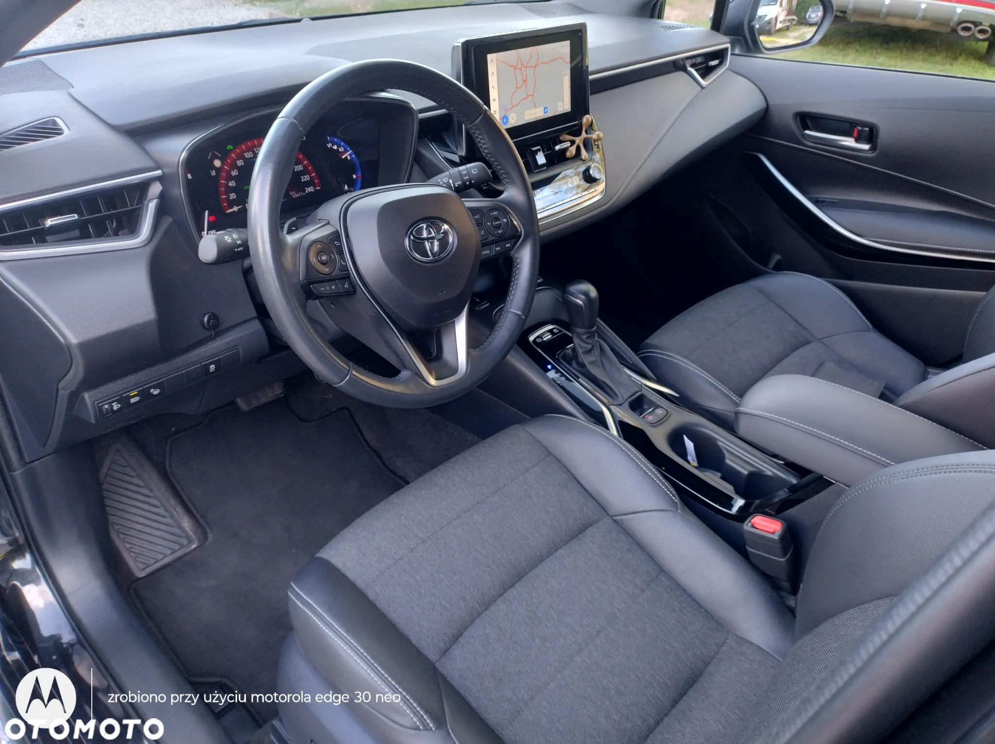 Toyota Corolla 2.0 Hybrid Style - 18