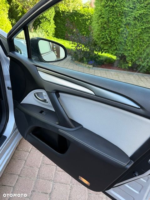 Toyota Avensis - 12