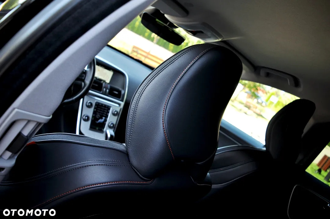 Volvo XC 60 D3 Drive-E Ocean Race - 23