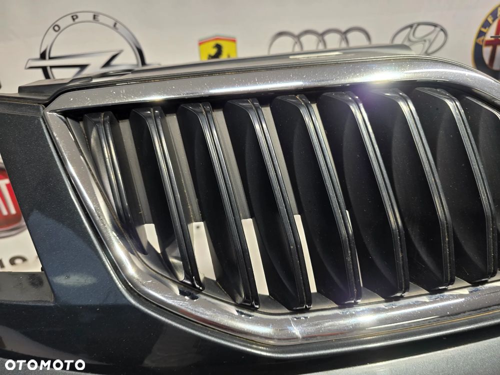 SKODA OCTAVIA III 3 SCOUT 5E0 12- ŁADNY ZDERZAK PRZEDNI PRZÓD , NA SPRYSKI + 4xPDC + GRILL + KRATKA ŚRODKOWA + SPOJLER , NR 5E0807221K , NR AUKCJI NZ1487 - 9