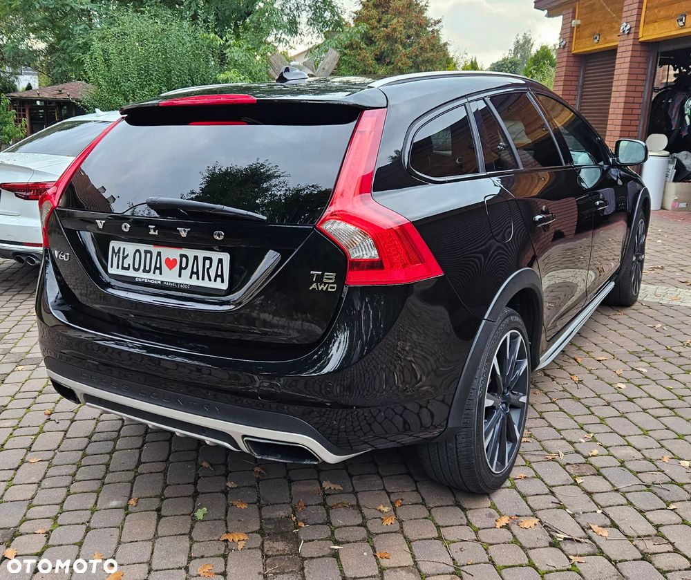 Volvo V60 Cross Country - 10