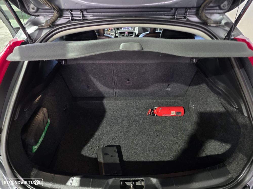 Volvo V40 1.6 D2 Eco Momentum - 19