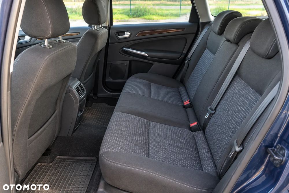 Ford Mondeo 2.0 TDCi Ghia - 9