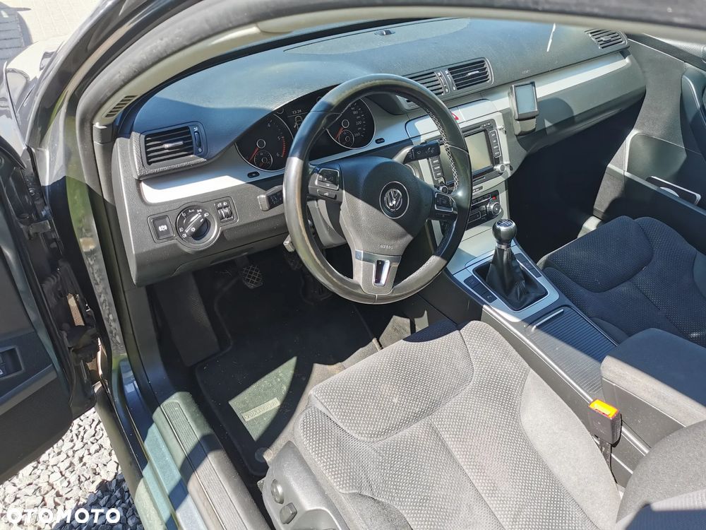 Volkswagen Passat 1.6 TDI BlueMotion Technology Comfortline - 10