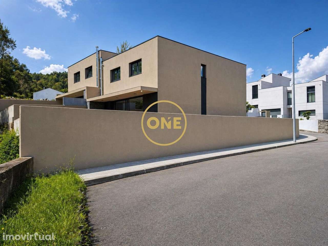 Moradia T3 em Banda de 2 pisos em Lanhoso, Póvoa de Lanhoso - Grande imagem: 4/19