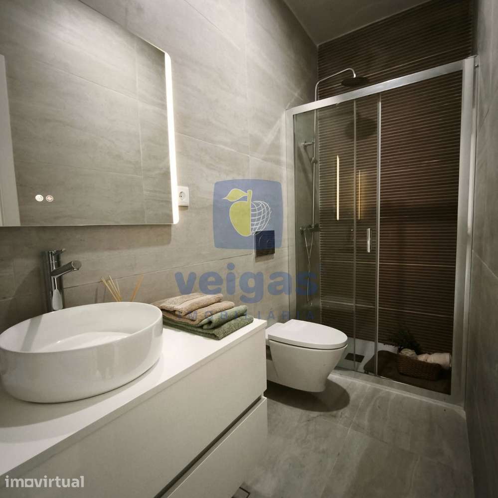 Apartamento T3 remodelado em Benfica - Grande imagem: 3/28