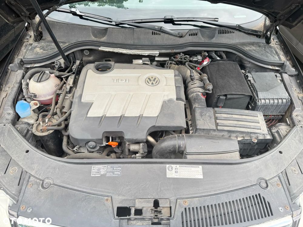 Volkswagen Passat 2.0 TDI Highline - 13