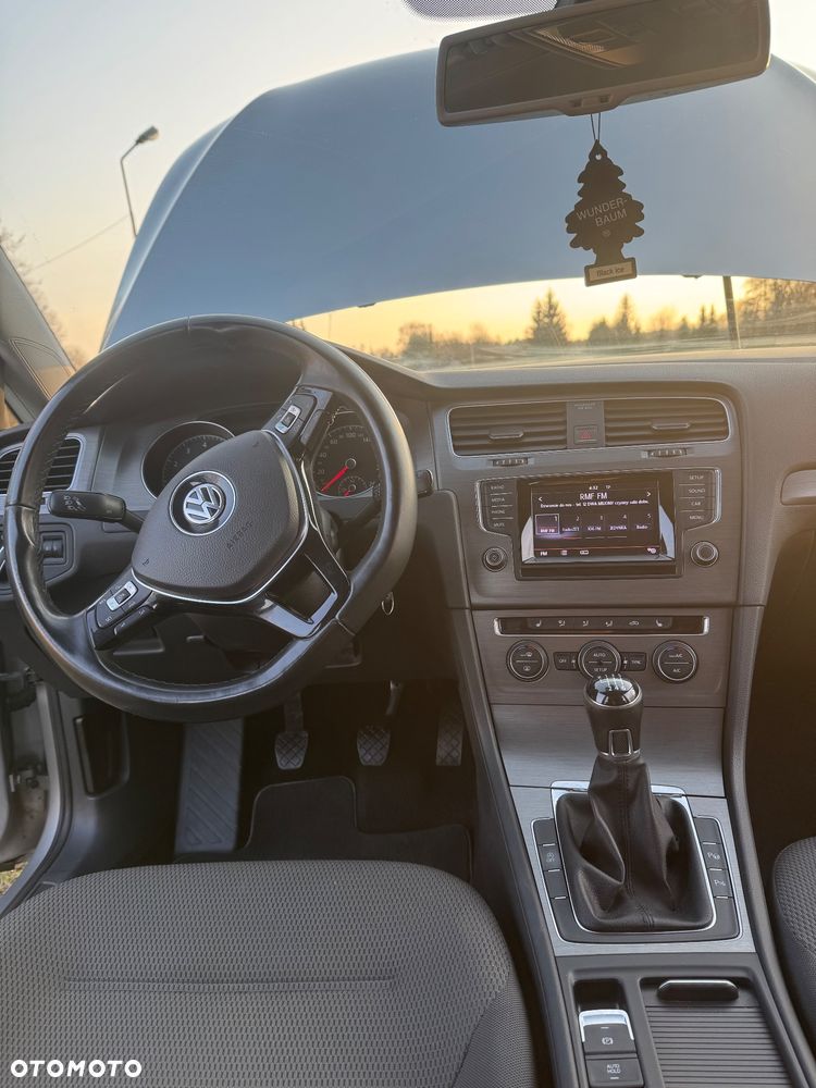 Volkswagen Golf - 17