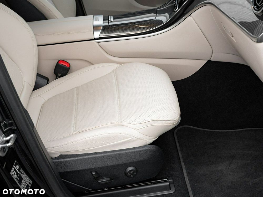 Mercedes-Benz GLC - 25