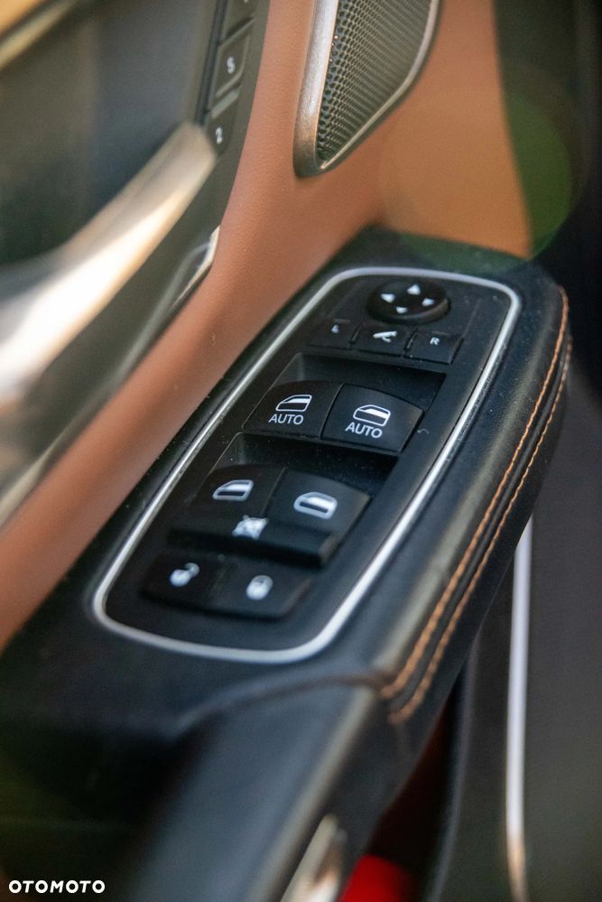 RAM 1500 5.7 Crew Cab Longhorn - 36