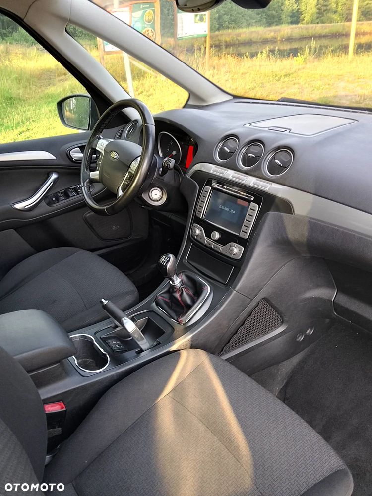 Ford Galaxy 2.0 TDCi Ghia - 16