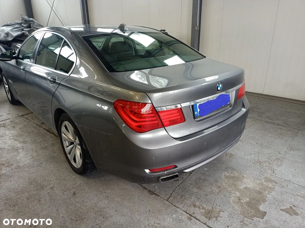 BMW Seria 7 740i - 3