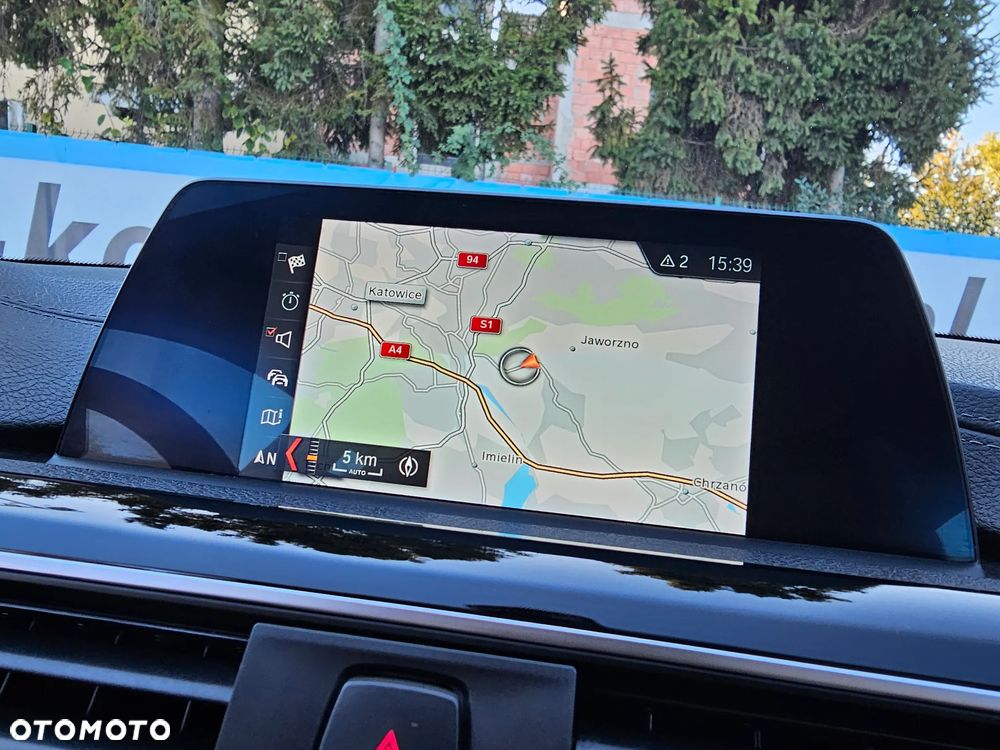 BMW Seria 3 320i xDrive Sport Line - 17