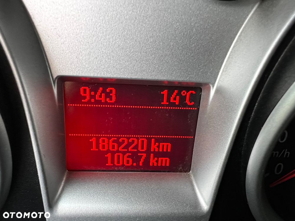 Ford Focus 1.6 16V Style+ - 20