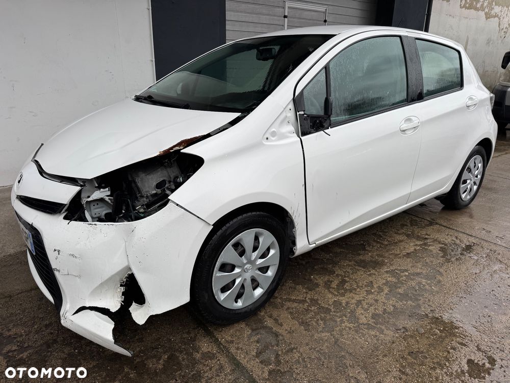 Toyota Yaris Hybrid 100 Premium - 26