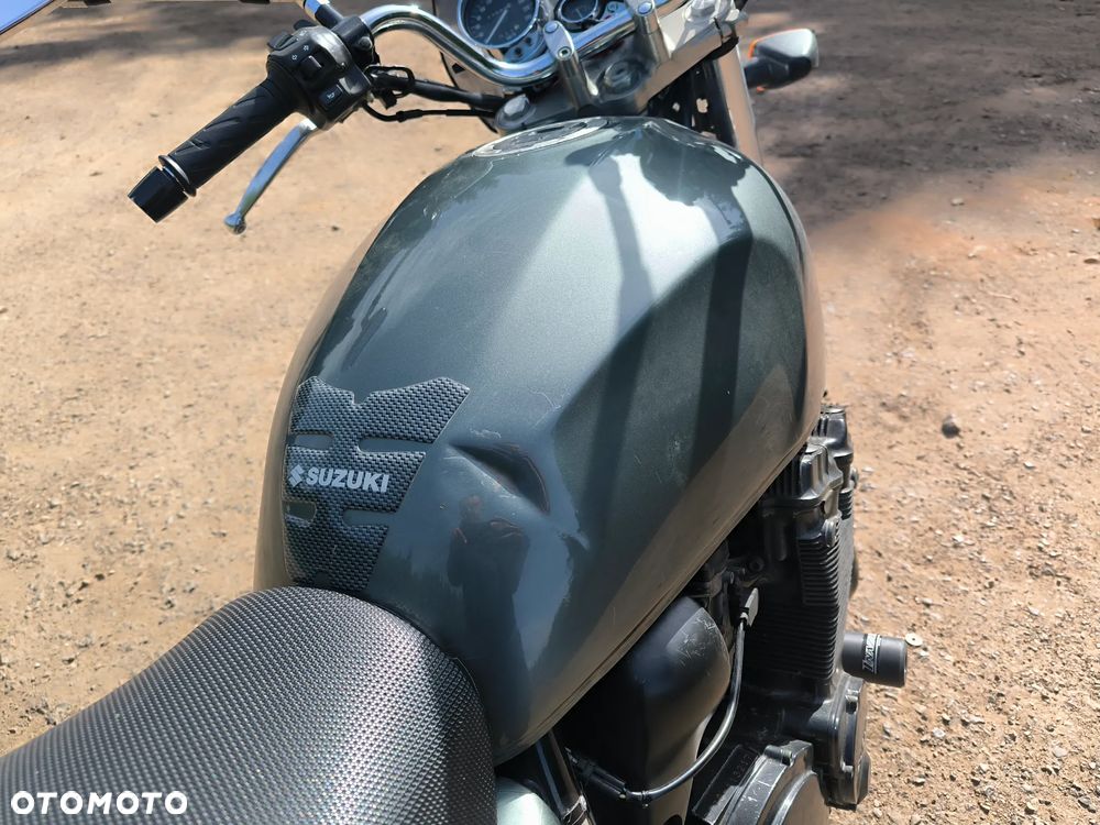 Suzuki GSX - 7
