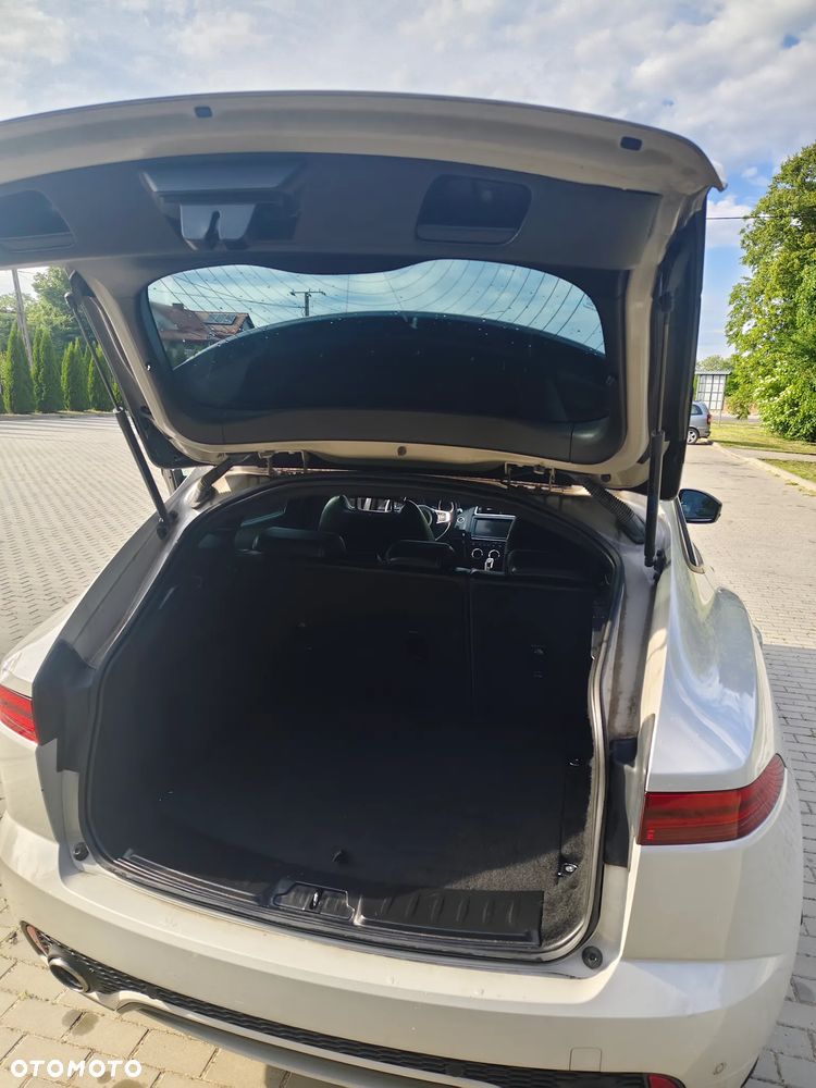 Jaguar E-Pace 2.0 i4D AWD R-Dynamic - 19