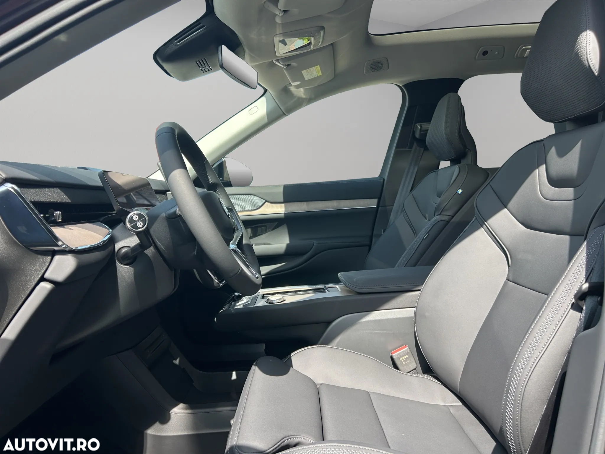 Volvo EX90 - 9