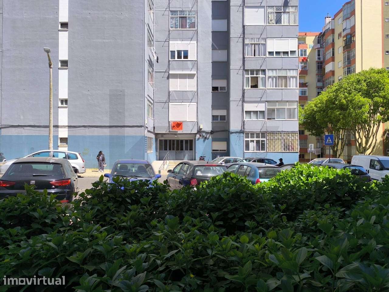 T0 na Amadora a 5 minutos da Estação da Reboleira - Grande imagem: 3/29