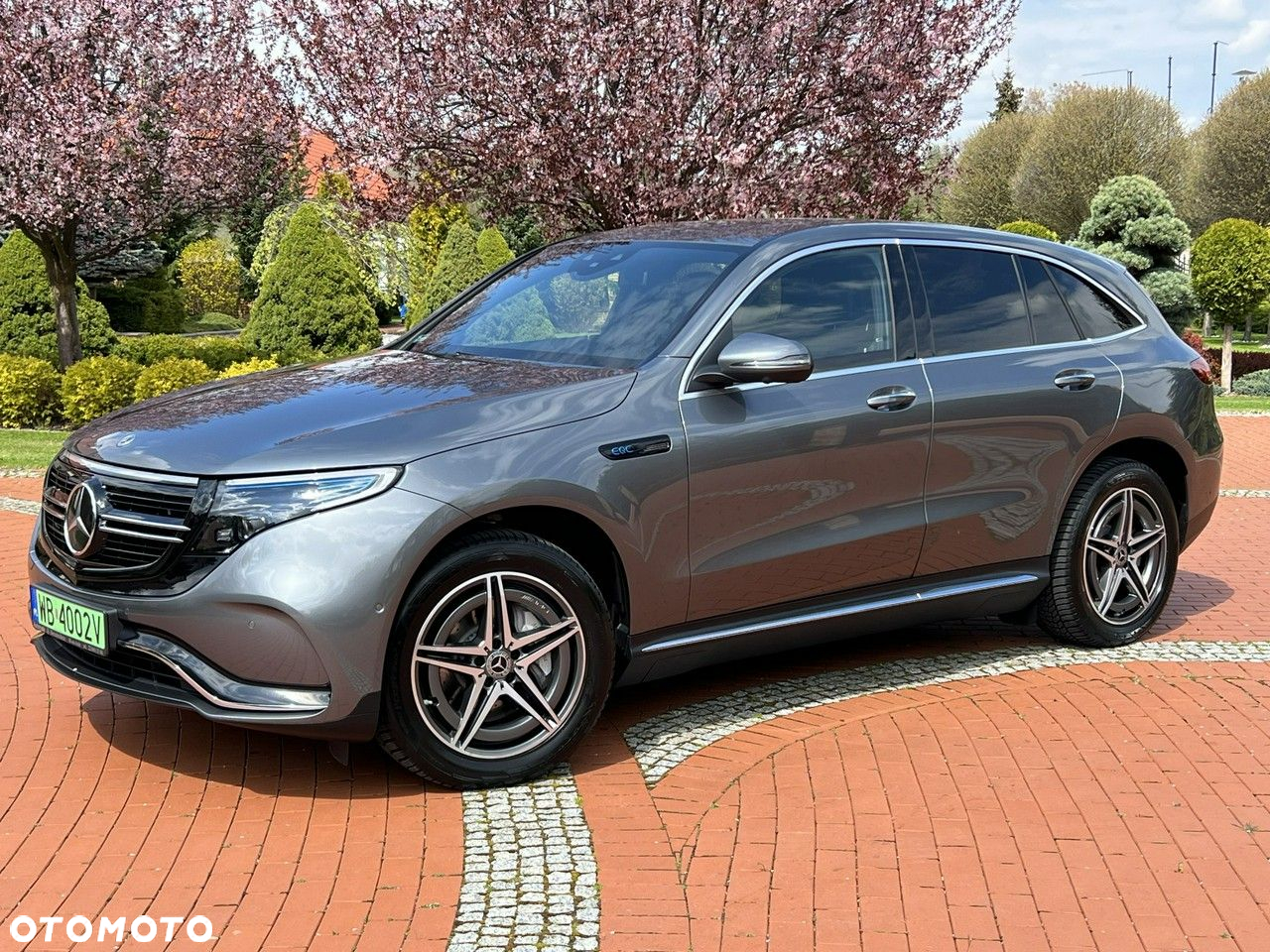 Mercedes-Benz EQC - 8