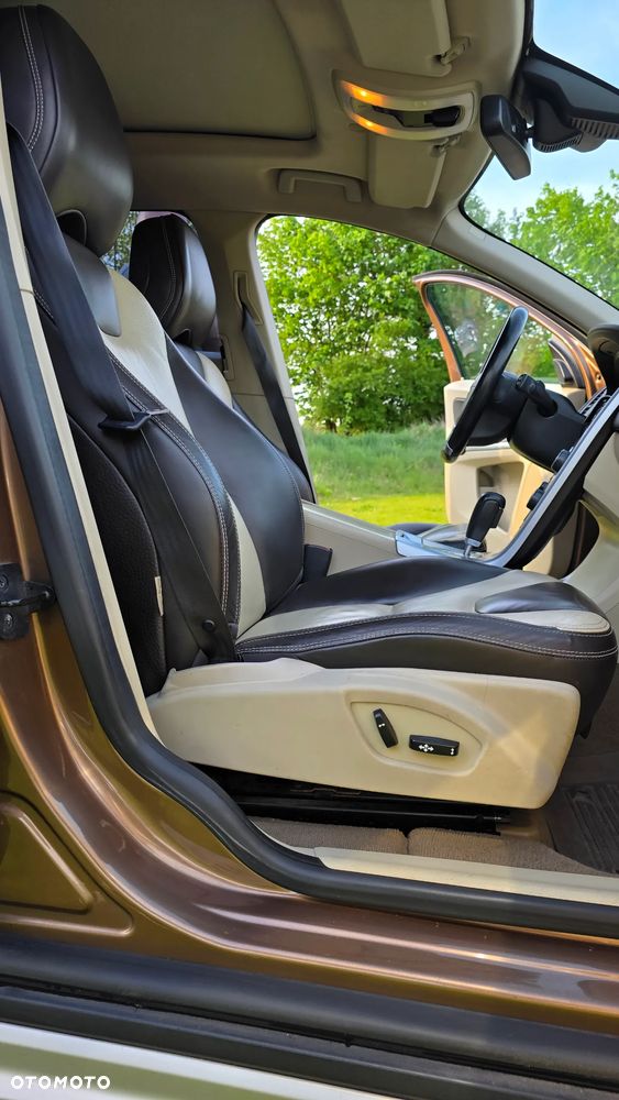 Volvo XC 60 D5 AWD Summum - 17