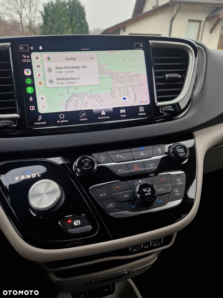 Chrysler Pacifica - 10