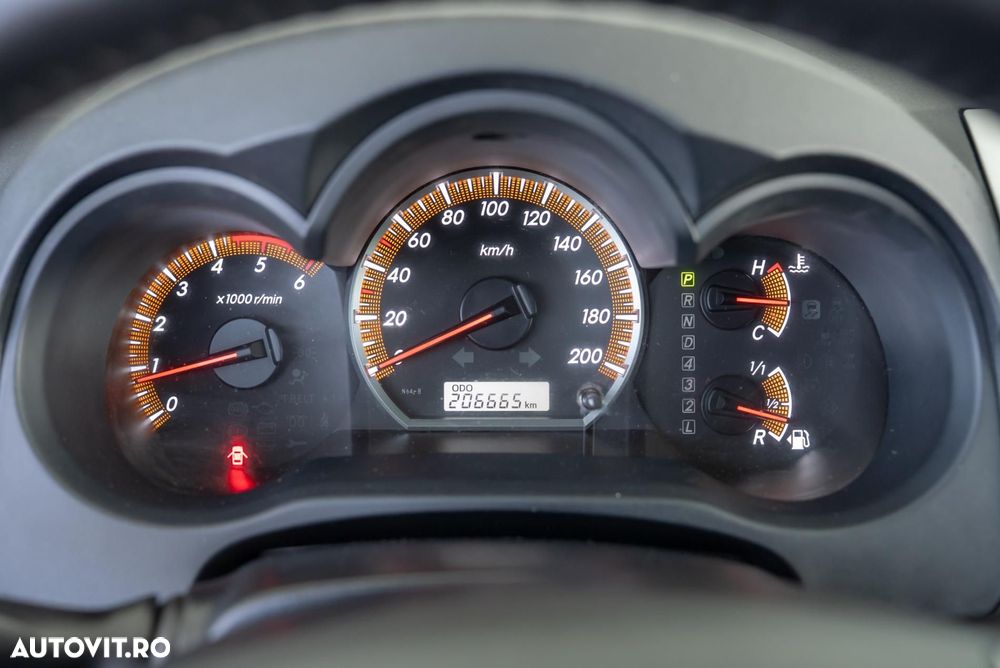 Toyota Hilux 4x4 Double Cab DPF Autm. Executive - 19