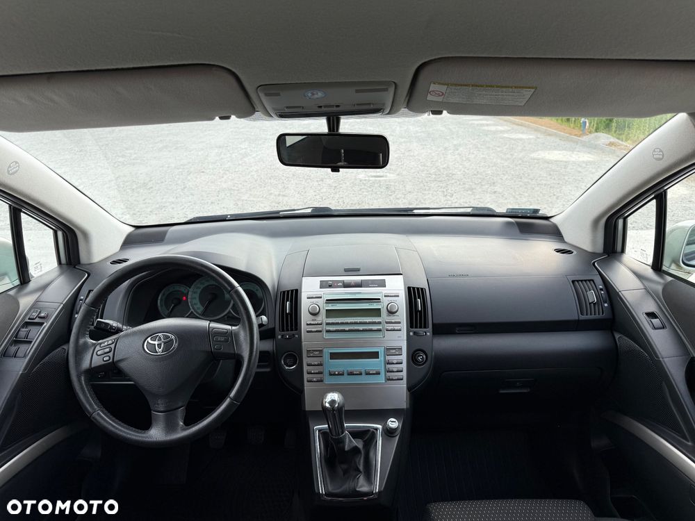 Toyota Corolla Verso 1.8 Gold + - 13