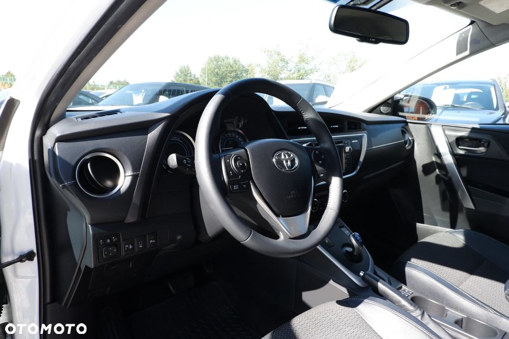 Toyota Auris - 25