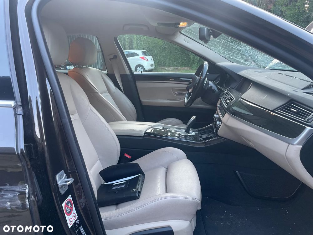 BMW Seria 5 520d xDrive Luxury Line - 9