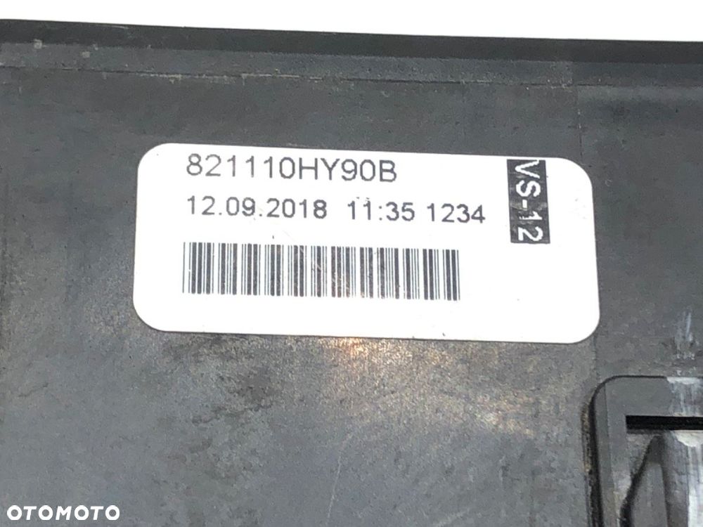 SKRZYNKA BEZPIECZNIKÓW  TOYOTA AYGO (_B4_) 2014 - 2022 1.0 VVTi (KGB40) 53 kW [72 KM] benzyna 2018 - 5