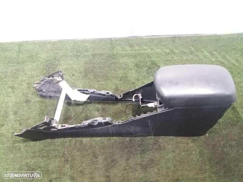 APOIO DE BRAÇOS TOYOTA RAV4 - 1