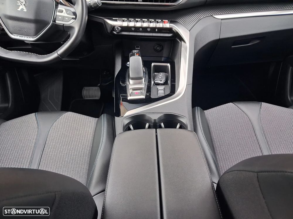 Peugeot 3008 225 e-EAT8 Allure Pack - 26