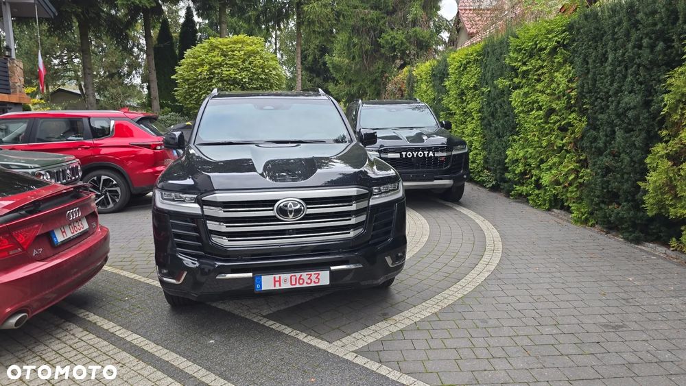 Toyota Land Cruiser - 17