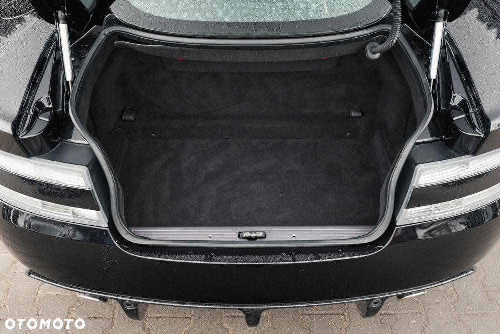 Aston Martin DB9 - 31