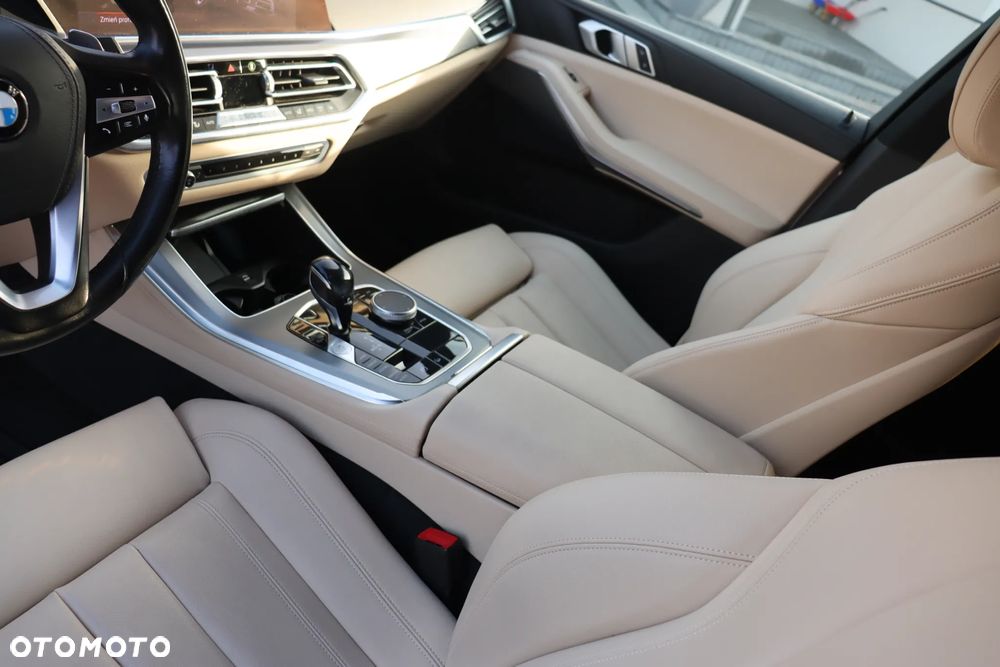 BMW X5 xDrive40i - 14