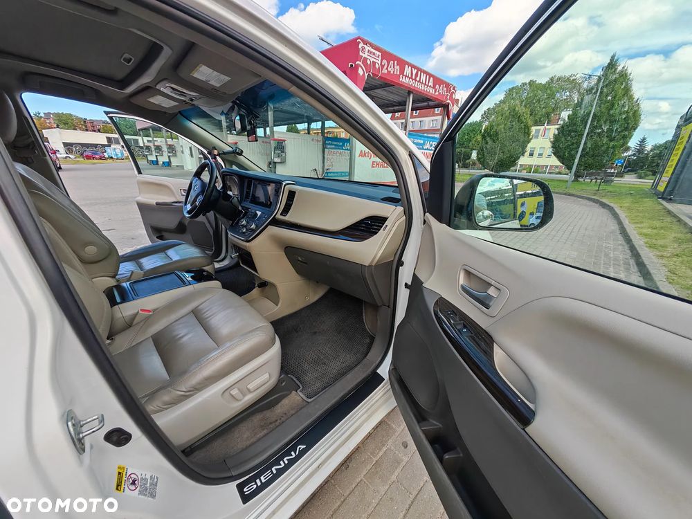 Toyota Sienna 3.5 V6 - 15