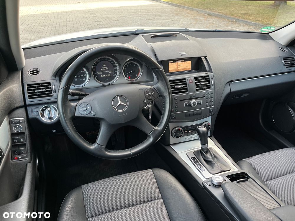 Mercedes-Benz Klasa C 180 T BlueEFFICIENCY 7G-TRONIC Avantgarde - 5