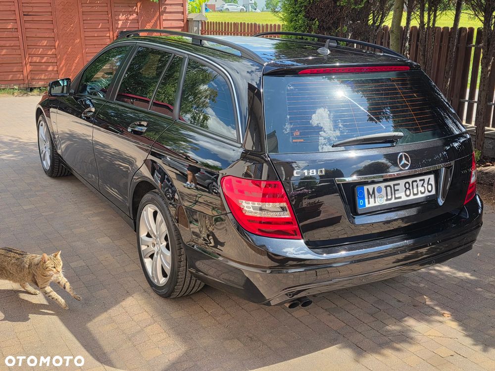 Mercedes-Benz Klasa C 180 BlueEFFICIENCY Elegance - 32