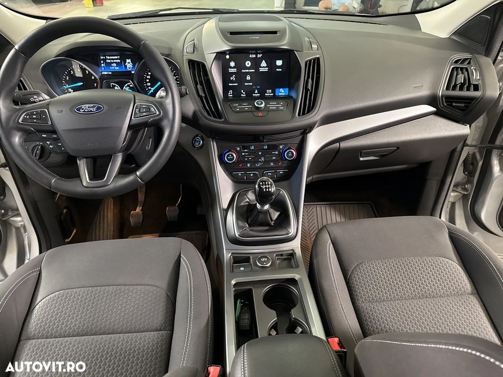 Ford Kuga - 9