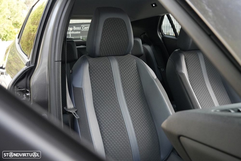 Peugeot 2008 1.2 PureTech Allure Pack - 21