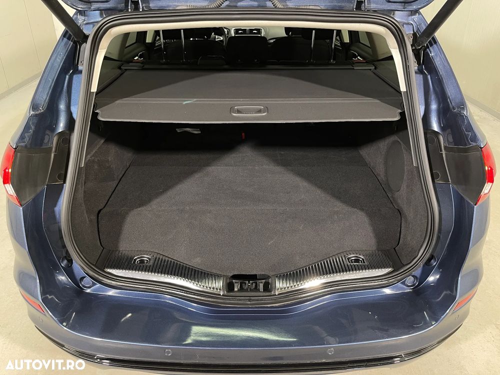 Ford Mondeo 2.0 HEV Titanium - 13
