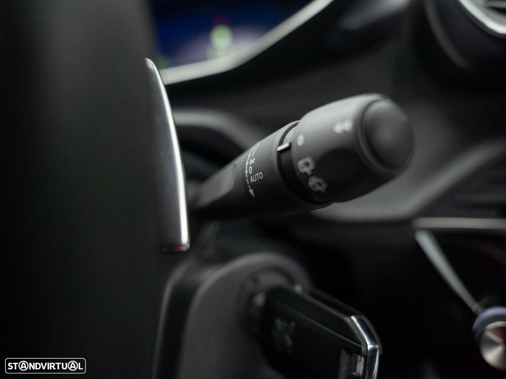 Peugeot 2008 1.5 BlueHDi Allure Pack EAT8 - 21