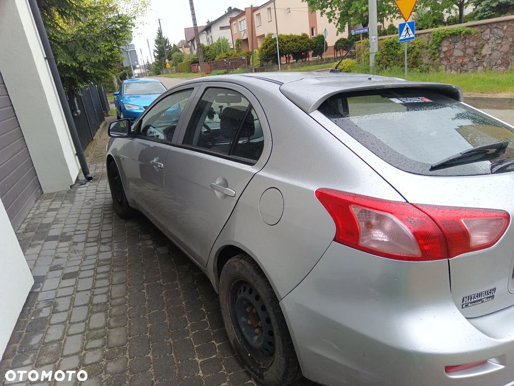 Mitsubishi Lancer 1.6 Invite - 5