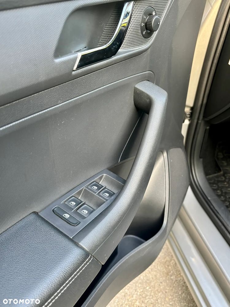 Skoda RAPID 1.2 TSI Ambition - 11