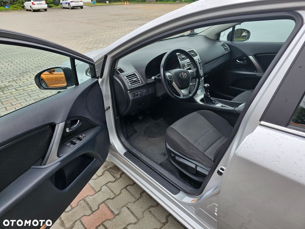 Toyota Avensis 2.0 D-4D Sol - 20