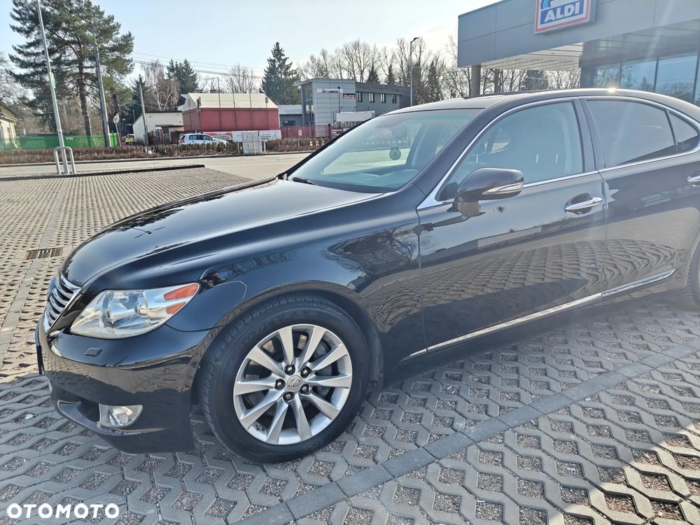 Lexus LS - 27
