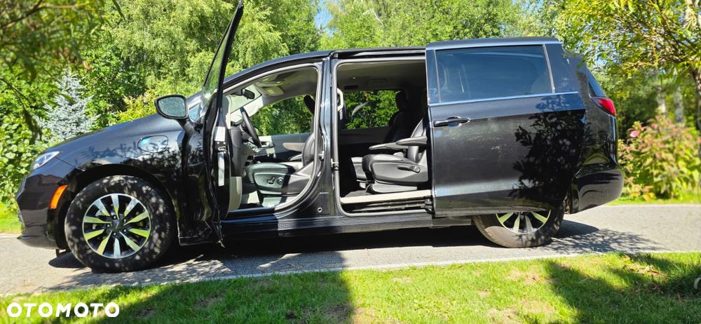 Chrysler Pacifica - 12
