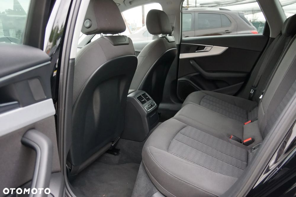 Audi A4 Avant 2.0 TDI clean diesel Quattro - 32