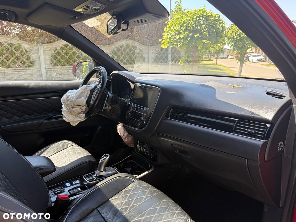 Mitsubishi Outlander - 17